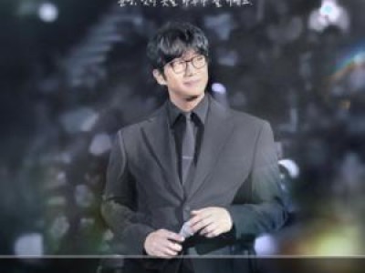 성시경 팬 약속 위해 연말 브랜드 출연 확정