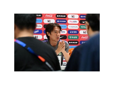 조 편성 최악이었는데도 탈락한 한국 축구대표팀 감독 사퇴