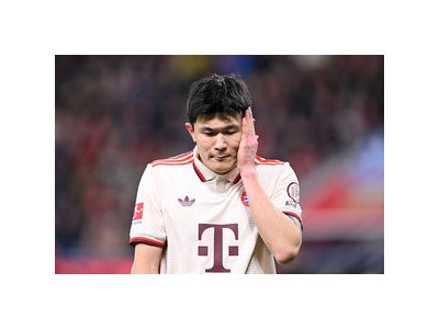 김민재 뮌헨 수비진 위기 속 더 무거운 짐 지게 됐다