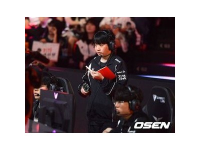 고동빈 KT 감독 젠지 상대로 짜릿한 업셋 경기 펼침